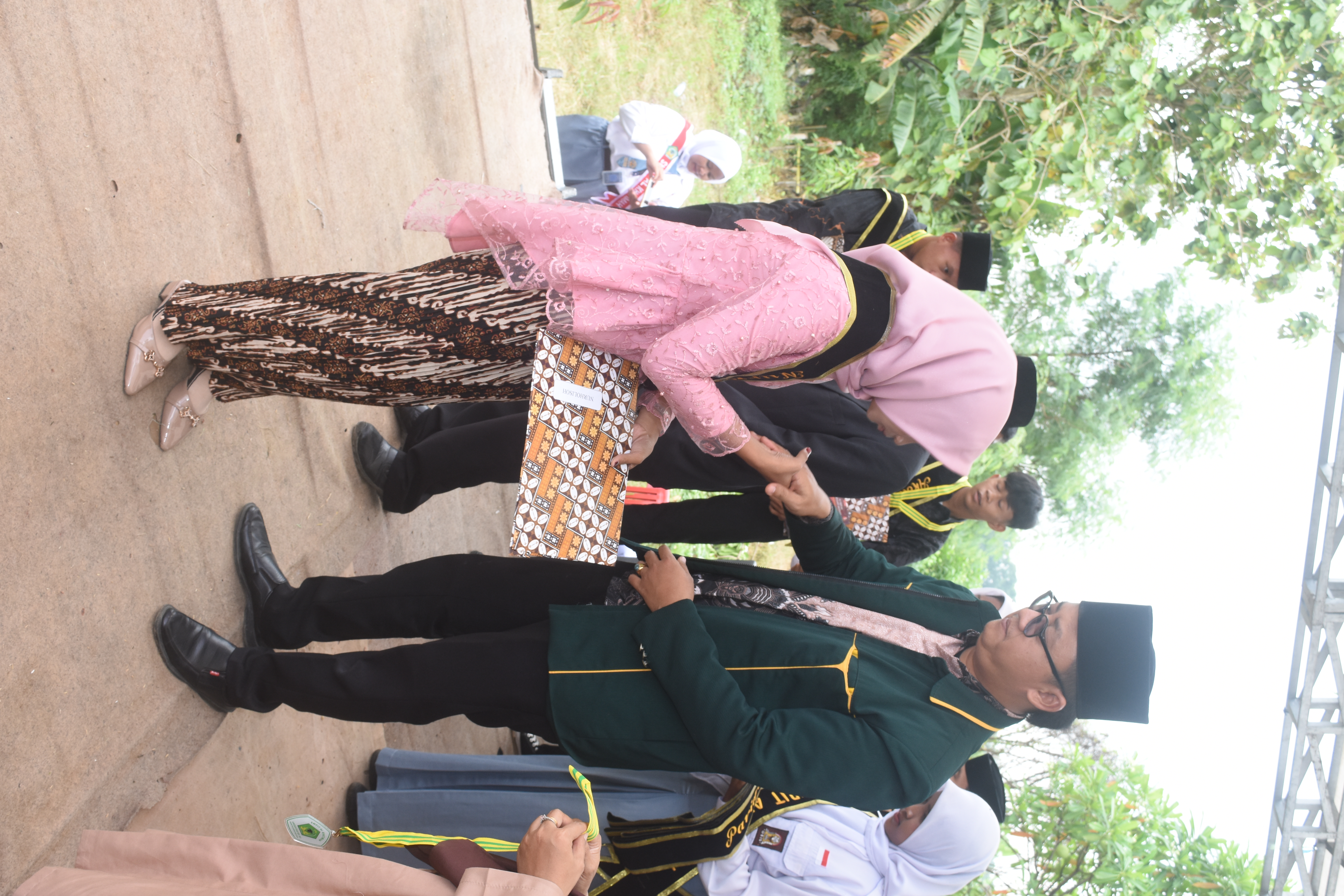 Kegiatan Wisuda 16