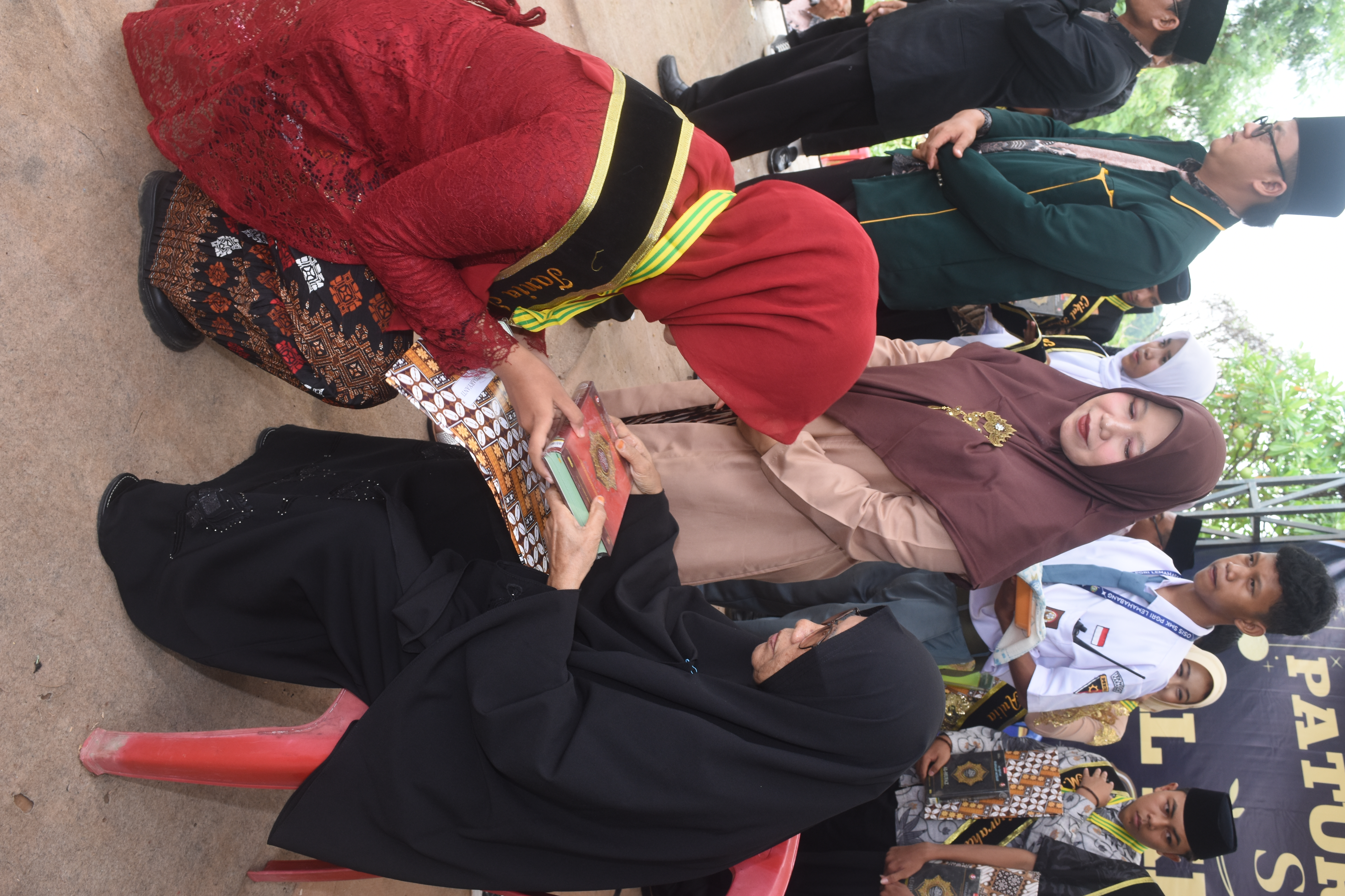 Kegiatan Wisuda 18