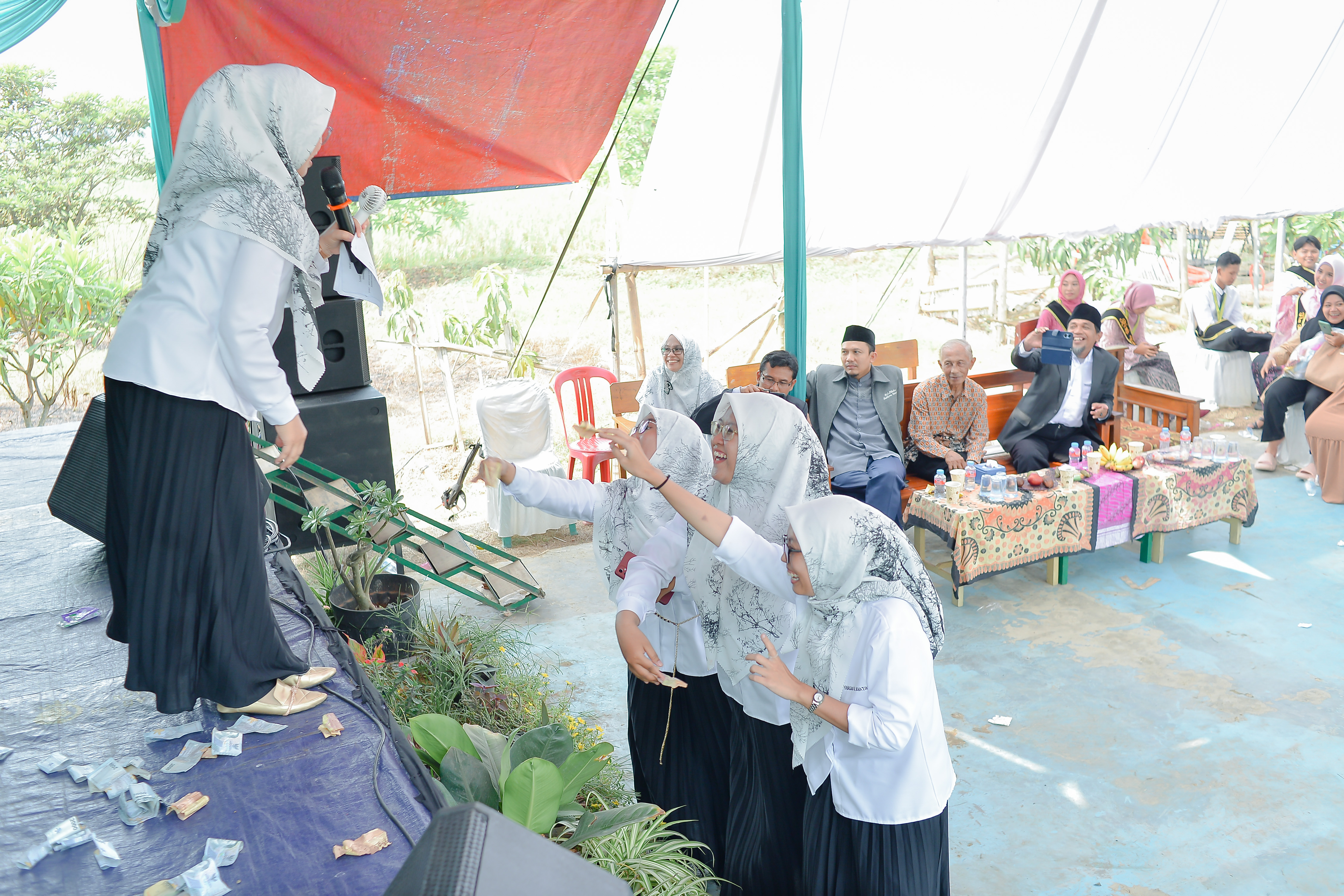 Kegiatan Wisuda 34